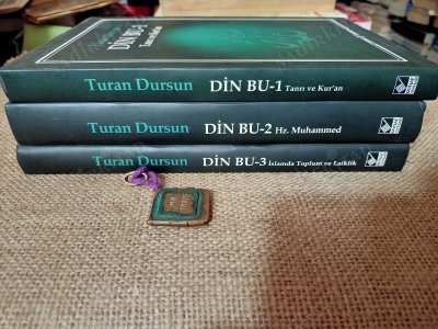DİN BU 1-2-3 KİTAP TAM TAKIM (1- TANRI VE KUR'AN 2- HZ. MUHAMMED 3- İSLAMDA TOPLUM VE LAİKLİK)
