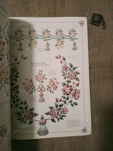FLORAL STENCİL BOOK