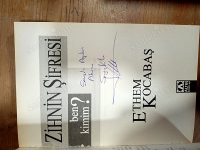 ZİHNİN ŞİFRESİ / Ben Kimim? - İmzali
