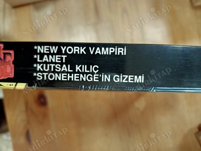 MARTIN MYSTERE ATLANTİS İMKANSIZLIKLAR DEDEKTİFİ 4. Cilt - New York Vampiri-Lanet-Kutsal Kılıç-Stonehenge'in Gizemi