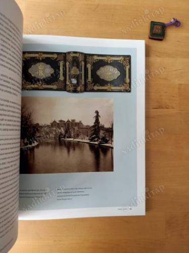 Tarihin merkezine seyahat: Fotoğraf ve Osmanlı köklerinin yeniden keşfi (1886): Ömer M. Koç Koleksiyonu.
