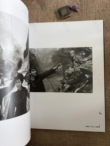 Josef Koudelka: Retrospektif.= Retrospective. [Sergi kataloğu]
