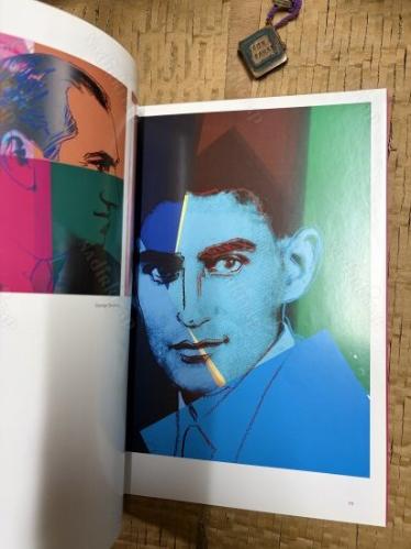 Andy Warhol: Herkes için pop sanat = Pop art for everyone. Editörler: Begüm Akkoyunlu Ersöz, Tania Bahar. [Sergi kataloğu]