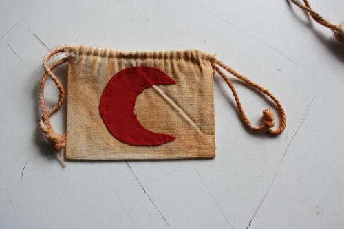 LOT.8 » Vintage El İşçiliği Kırmızı Hilal Detaylı Kanvas Kese