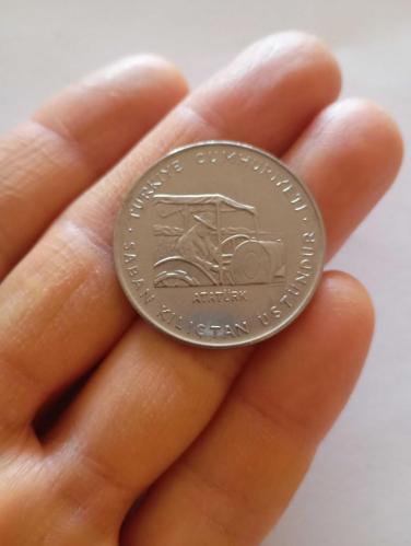 1970 tarihli hatıra basımı 2.5 Lira Saban Kılıçtan Üstündür