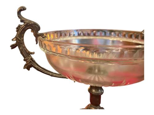 fransız 25 cm yüksekliğinde 30 cm çapında bronz ayaklı kristal sunumluk
