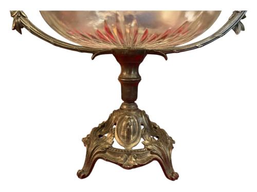 fransız 25 cm yüksekliğinde 30 cm çapında bronz ayaklı kristal sunumluk