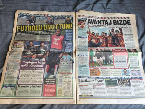 ONİKİNCİ ADAM SPOR GAZETESİ TURKISH NEWSPAPER - DOĞUM GÜNÜ HEDİYESİ   TAM TAKIM EKSİKSİZ GAZETE  15 MART 2007 -   4.5 MİLYON EURO BARCELONA'DA - FUTBOLUN YENİ MESSİSİ - CİM-BOM'A SÜPER 2'Lİ - DEIVID OUT MILITO IN - FUTBOLU UNUTTUM! - A MİLLİ TAKIM 27'NCİ SIRAYA DÜŞTÜ - AVANTAJ BİZDE - ZİDANE BURSA'YA GELİYOR - ALT YAPI VAR OLSUN DİYE KURULMAMALI - ACI REÇETE - EFES GEÇ YANDI - BOBO TÜRK VATANDAŞI OLMAK İSTİYOR - VALENCİA KEZMAN'I İSTİYOR - EN İYİ SAVUNMA HÜCUMDUR - İDDAA BAYİLERİ: SABRIMIZ KALMADI - TÜRKİYE'NİN EN BÜYÜK BAŞKANI KİM? - MUHAMMET DEMİRCI - FATİH TERİM - ERTUĞRUL AKBAY - VAN GAAL - VAN HOOIJDONK - MILITO - DEIVID - MUSA BÜYÜK - ERTUĞRUL SAĞLAM - BÜLENT KORKMAZ - ZICO - NECATİ ATEŞ - ADNAN POLAT - ALİ ŞEN EMRE AŞIK - HASAN ŞAŞ - TURGAY KIRAN - MEHMET OKUR - İBRAHİM KUTLUAY - BOBO - MEHMET YOZGATLI -
