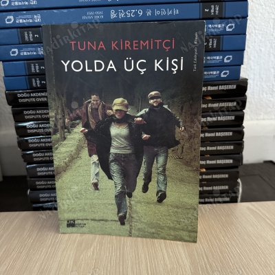YOLDA ÜÇ KİŞİ