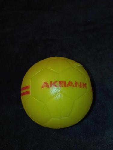 Top şeklinde Akbank kumbara banka kumbarasi