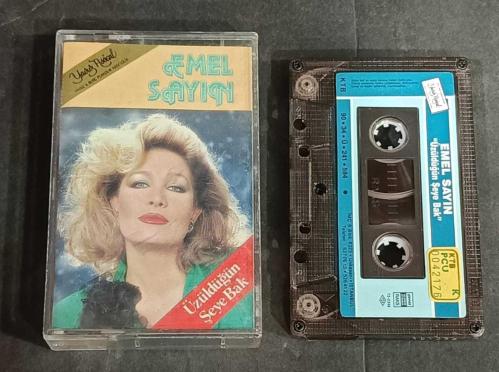 EMEL SAYIN * ÜZÜLDÜĞÜN ŞEYE BAK * KASET