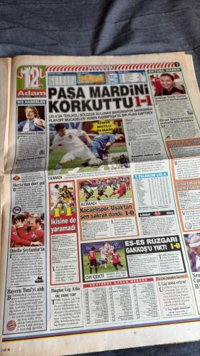 ONİKİNCİ ADAM SPOR GAZETESİ TURKISH NEWSPAPER - DOĞUM GÜNÜ HEDİYESİ  - TAM TAKIM EKSİKSİZ GAZETE -    29 NİSAN   2007 - MUHTIRA! FENERBAHÇE KUPA VE LİGDEN ÇEKİLDİ  - MATEMATİKSEL DEVRAN: ASLAN SAKARYA'YI 2. LİG'E GÖNDERDİ  - ÜMİT KARAN ALEX'İ YAKALADI  - KUPA TESELLİSİ: TRABZON ANTALYA'YI YIKTI  - EYVAH SONG'U PASA GİDİCİ  - RICARDINHO AURELIO'YA IRKÇILIK YAPTI!  - LİGDEN ÇEKİLMEK FENERLİ'Yİ İKİYE BÖLDÜ  - MAVUBA AVRUPA İÇİN KARTAL'A ŞART!  - ÜMİT BULUT 13'Ü BULDU, KRALLIK İDDİASINI SÜRDÜRDÜ  - GÖCEK'İN SARI KARTLARINA DİKKAT!  - BAYERN TONİ'Yİ ALDI  - DÜELLO ŞEYTANLARIN  - 3. LİG SONA ERİYOR  - MARDİNİ KORKUTTU 1-1  -  -ADANUR KOCABIYIK  - SONER TOLUNGÜÇ  - ADEM SEREZLİ  - İLYAS TÜFEKÇİ  - ALPASLAN DİKMEN  - ALİ KEMAL YAZICI  - ÖZHAN CANAYDIN  - ADNAN POLAT  - ERIK GERETS  - ŞABAN YILDIRIM  - AZİZ YILDIRIM  - ŞEKİP MOSTUROĞLU  - MURAT ÖZAYDINLI  - SELÇUK DERELİ  - HALUK ULUSOY  - JEAN TIGANA  - ÜMİT KARAN  - RIGOBERT SONG  - MEHMET GÜVEN  - MAVUBA  - RICARDINHO  - MEHMET TOPAL