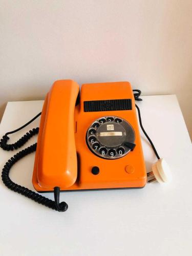 PopArt Turuncu Çevirmeli Ev Telefonu