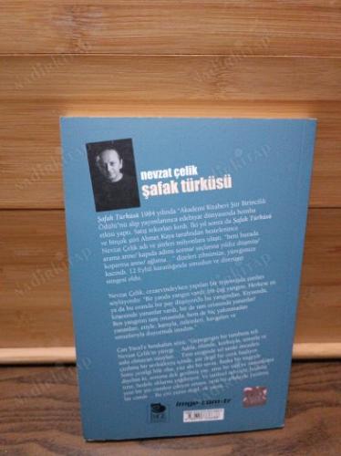 Şafak Türküsü İmzalı