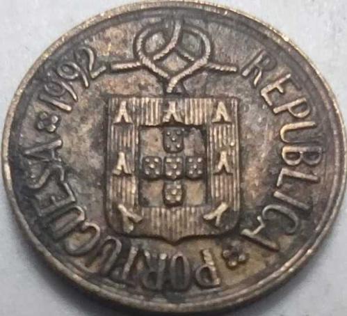 Portekiz 1992 1 Escudo - Portekiz Devlet Armalı ve Stilize Meşe Motifli, Euro Öncesi Pirinç-Nikel Koleksiyon Para