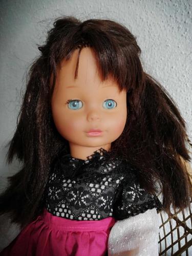 51 cm ALMAN LİSSİ DAMGALI BEBEK KAHVE SAÇLI MAVİ GÖZLÜ, UYUR, SAÇLARI KATLI, TEK KİRPİK YOK ÇOK GÜZEL BEBEK