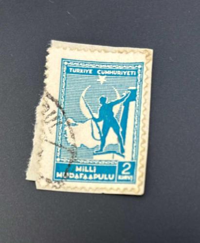 Türk Pulu - Turkish Stamp - Mektup Zarfından Kesilmiş / Postadan Geçmiş Pul Filateli - DAMGALI - MİLLİ MÜDAFAA TEMALI PUL,  2 KURUŞ - Türkiye Cumhuriyeti - NOSTALJİK DOĞUM GÜNÜ HEDİYESİ