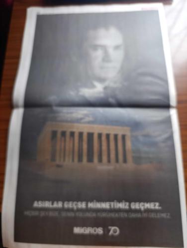 Korkusuz Gazetesi - Turkish Newspaper - 10 Kasım 2023 - ölümünün 85. yıldönümünde Atatürk'ü özlemle anıyoruz - İşte Atatürk mucizesi bu - Atatürk savaştı kazandı ülkeyi kurdu ve emanet etti - Atatürk 36 37 yaşında Suriye'ye Filistin'de Ordu ve ordular grubu komutanlıkları yaptı - Kartal Belediye Başkanı Gökhan Yüksel Selanik'ten doğup sonsuzluğa giden yol Atatürk - milletimizin ve tüm insanlığın başı sağ olsun yazan Memduh Bayraktaroğlu - Atatürk için yazılan gidiyor şiiri yazan Orhan Seyfi Orhon - Atatürk'ün fotoğrafı - 16 Kasım 1938'de Mustafa Kemal Atatürk'ün ölüm haberi üzerine Dolmabahçe sarayı'na Son görev için gelen ve gözyaşlarını tutamayan kadınlar fotoğraf - İstanbul halkı ulu önder Atatürk'ü son yolculuğuna gözyaşlarıyla uğurladı fotoğraflar - yabancılar Atatürk içinde demişti - Alman genel Limon Von Sanders Mustafa Kemal sorumluluk yüklenmekten korkmayan doğuştan bir Şef idi - İngiltere kraliçesi II. Elizabeth İngiliz Ulusu Atatürk'ü hayranlıkla anacaktır - 10 Kasım 1938