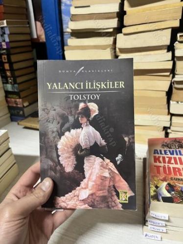 Yalancı İlişkiler