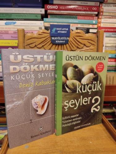 KÜÇÜK ŞEYLER 1 ve 2. Cilt [Takım] 1- DENİZ KABUKLARI - 2. Cilt SUFLÖRLÜ YAŞAMLAR,TULUMBACI SENDROMU,PSİKOLOJİK DÜĞÜMLER