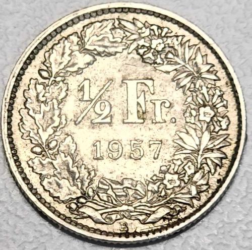( GÜMÜŞ ) 1957 - İSVİÇRE - ½ Franc  (ÇİL ALTI)