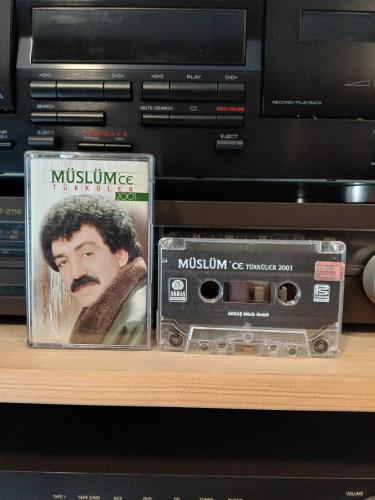 MÜSLÜM GÜRSES ALMAN BASKI MÜSLÜMCE TÜRKÜLER