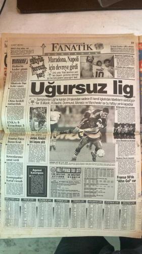 FANATİK SPOR GAZETESİ - TURKISH NEWSPAPER - DOĞUM GÜNÜ HEDİYESİ  - EKSİKSİZ TAM TAKIM GAZETE - 10 MART 1998 - SAYI:842 - MEHMET ALİ YILMAZ - ALİ KEMAL DENİZCİ - KEMAL ADAR - MESUT YILMAZ - FATİH TERİM - HAKAN ŞÜKÜR - SUAT - TANER AŞKIN - BÜLENT - ARİF - OKAN - GÜNEŞ TANER - YÜCEL SEÇKİNER - ROY HODGSON - POPESCU - EMRE - BU VATAN HEPİMİZİN - GERÇEK SPOR GAZETESİ - FANATİK - TRABZONSPOR’DA BAHAR BAYRAMI - TEK SORUMLU SENSİN - ŞAMPİYON OLACAĞIZ - FENER’İ DİRİLTEN DARBE - TERİM’DEN İLGİNÇ YAKLAŞIMLAR - BAŞBAKAN YAYIN KAOSUNA EL KOYDU - ÇOK BAŞARILI DEĞİL MARJİNAL OLACAKSIN - BEŞİKTAŞ’IN BİMAŞ İLE SORUNU YOK - UZUN GECELERİN EFES’İ - BARİÇ’İN TAKTİĞİ RAFA KALDIRILDI - BOLİÇ ANKARA’DA YOK - BEŞİKTAŞ KOCAELİ SON KEZ - ALPAY AMELİYAT OLUYOR - GALATASARAY’DA KUPA HEYECANI - GERİ SAYIM BAŞLADI - TERİM’İN RÜYASI - SİYASİ AÇILIŞ - EN BABA KAPTAN - BLACKBURN ROVERS POPESCU’YA TALİP - UĞURUNA İNANIYOR - VUGRİNEÇ ÜLKESİNE GİDİYOR - METİN: SIRA GALATASARAY’DA - DENİZCİ’DEN TERAPİ - TAKIMA YENİ ÇEHRE