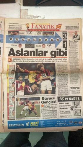 FANATİK SPOR GAZETESİ - TURKISH NEWSPAPER - DOĞUM GÜNÜ HEDİYESİ  - EKSİKSİZ TAM TAKIM GAZETE - 16 MART 1998 - SAYI:848 - FARUK SÜREN - HAKAN ŞÜKÜR - ARİF - EMRE - TUGAY - ERGÜN - HAGİ - SUAT - VUGRİNEÇ - OGÜN - İSKENDER - TOLUNAY - METİN AKTAŞ - İLGAZ - KEMAL ADAR - SELÇUK MUMCU - İSMET TONGO - TEMEL ÖZALAK - DOĞAN BABACAN - CENGİZ KAPTAN - NACİ YALINKILIÇ - SÜLEYMAN KARA - BU VATAN HEPİMİZİN - GERÇEK SPOR GAZETESİ - FANATİK - CİM BOM BİR HARİKA - BRAVO HAKAN - TOZLU’YA RAĞMEN - KUPA’NIN GÜVENİ - TOZLU TOZUTMADAN - ASLAN ZİRVEYİ SEVDİ - TRABZONSPOR FIRTINASI - BEKLEDİĞİMİZ TRABZONSPOR - TRABZONSPOR DÖRTKÖŞE - OGÜN’DEN SEVGİLERLE - HARİKA FUTBOL SÜPER SONUÇ - DEĞİŞİKLİK İŞE YARADI - KAPTAN TAKIMINI SIRTILADI - YÜREĞİMİZLE KAZANDIK - LİK YARI ÇOK İYİYDİK - UNAL CEZALI - İSKENDER GEÇİT VERMEDİ - BURUK GALİBİYET - GALATASARAY RÖVANŞI ALDI - CİM BOM FIRTINASI ESTİ - KRAL GÖREVİNİ YAPTI - OKAN ÇALIŞKANDI - BÜYÜCÜ GENÇLER - 3-1 GALATASARAY GENÇLERBİRLİĞİ - 4-0 TRABZONSPOR SAMSUNSPOR