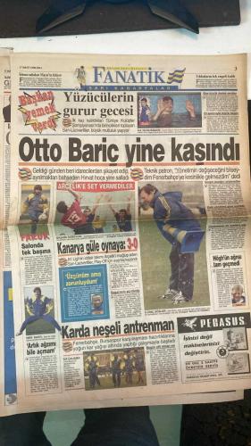 FANATİK SPOR GAZETESİ - TURKISH NEWSPAPER - DOĞUM GÜNÜ HEDİYESİ  - EKSİKSİZ TAM TAKIM GAZETE - 17 MART 1998 - SAYI:849 - ERGÜN - BÜLENT - HAGİ - ARİF - OGÜN - ALİ KEMAL DENİZCİ - FATİH TERİM - FARUK SÜREN - İRFAN KURTOĞLU - VUGRİNEÇ - TOLUNAY - METİN AKTAŞ - CENGİZ DİNÇ - NECMİ PEREKLİ - NACİ YALINKILIÇ - DOĞAN BABACAN - AYKUT AKICI - SELÇUK MUMCU - BU VATAN HEPİMİZİN - GERÇEK SPOR GAZETESİ - FANATİK - DÜDÜKLER ACI ÇALIYOR - KULÜPLERDEN ŞİKAYET ÇOK - ASLAN’IN 4 PENÇESİ EKSİK - BURUK SEVİNÇ - BOY HEDEFİ - BARİÇ’TEN YÖNETİME ÇAĞRI - AMAN GÖLGE DÜŞMESİN - TOSHACK’TAN SUÇLAMA - TERİM TRANSFERİ PAZARLIĞI SAKINCALI - YARIŞIRKEN TRANSFER ASLA - HAKAN YUNAN’I YAKALADI - TEK VÜCUT OLDUK - KAPTANSIZ GEMİ - CHELSEA HAKAN’A TALİP - EN İYİ İKİNCİ GOLCÜ - HAKEMLE İŞİM YOK - OFANSİF POPESCU - KÜÇÜK EMRE ÇABUK BÜYÜDÜ - İDMAN SAHALARI MAYIS’TA BİTİYOR - YÜZÜCÜLERİN YEMEK GURUR GECESİ - YILDIZLARIN TEK ENGELİ KALDI - OTTO BARİÇ YİNE KASINDI - FARUK SALONDA ÇALIŞTI - UCHE REKOR İÇİN SAHADA - 3-0 FENERBAH