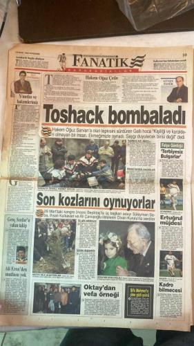 FANATİK SPOR GAZETESİ - TURKISH NEWSPAPER - DOĞUM GÜNÜ HEDİYESİ  - EKSİKSİZ TAM TAKIM GAZETE - 19 MART 1998 - SAYI:851 - SERGEN - SUSİÇ - İHSAN KALKAVAN - HAGİ - FILIPESCU - FARUK SÜREN - FATİH TERİM - IORDĂNESCU - MEHMET ALİ YILMAZ - TOSHACK - OTO BARİÇ - EMRE - HAKAN ŞÜKÜR - CENGİZ DİNÇ - AYKUT AKICI - EROL DEMİRKOL - BU VATAN HEPİMİZİN - GERÇEK SPOR GAZETESİ - FANATİK - SERGEN’İN TÜKENİŞİ - TERİM’İN DOSTLUĞU - ARSENAL WEMBLEY’İ SATIN ALIYOR - 2006 İÇİN ASYA ADAY - FENERBAHÇELİLER ÖZLEMİNİZ BİTSİN - TOSHACK SARVAN’A KİN KUSTU - YILMAZ KESENİN AĞZINI AÇTI - FENERBAHÇE TURU GEÇTİ - GALATASARAY’IN ALTYAPI HAREKATI - ASLAN’A RUMEN KIYAĞI - TERİM’İN BİR ALO’SU YETTİ - EMRE EL ÜSTÜNDE - HAKAN ŞÜKÜR’ÜN EKSİĞİ DÖRT GOL - PARAYI ALAMAYINCA LUTU’YU İSTEDİLER - MİLLİ TAKIM’DA DÖKÜLDÜ - PRİM SİSTEMİ HAFTAYA KALDI - CİM BOM’UN KOLTUK HIRSI - 3-1 GALATASARAY GAZİANTEPSPOR