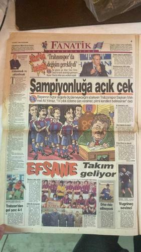 FANATİK SPOR GAZETESİ - TURKISH NEWSPAPER - DOĞUM GÜNÜ HEDİYESİ  - EKSİKSİZ TAM TAKIM GAZETE - 19 MART 1998 - SAYI:851 - SERGEN - SUSİÇ - İHSAN KALKAVAN - HAGİ - FILIPESCU - FARUK SÜREN - FATİH TERİM - IORDĂNESCU - MEHMET ALİ YILMAZ - TOSHACK - OTO BARİÇ - EMRE - HAKAN ŞÜKÜR - CENGİZ DİNÇ - AYKUT AKICI - EROL DEMİRKOL - BU VATAN HEPİMİZİN - GERÇEK SPOR GAZETESİ - FANATİK - SERGEN’İN TÜKENİŞİ - TERİM’İN DOSTLUĞU - ARSENAL WEMBLEY’İ SATIN ALIYOR - 2006 İÇİN ASYA ADAY - FENERBAHÇELİLER ÖZLEMİNİZ BİTSİN - TOSHACK SARVAN’A KİN KUSTU - YILMAZ KESENİN AĞZINI AÇTI - FENERBAHÇE TURU GEÇTİ - GALATASARAY’IN ALTYAPI HAREKATI - ASLAN’A RUMEN KIYAĞI - TERİM’İN BİR ALO’SU YETTİ - EMRE EL ÜSTÜNDE - HAKAN ŞÜKÜR’ÜN EKSİĞİ DÖRT GOL - PARAYI ALAMAYINCA LUTU’YU İSTEDİLER - MİLLİ TAKIM’DA DÖKÜLDÜ - PRİM SİSTEMİ HAFTAYA KALDI - CİM BOM’UN KOLTUK HIRSI - 3-1 GALATASARAY GAZİANTEPSPOR