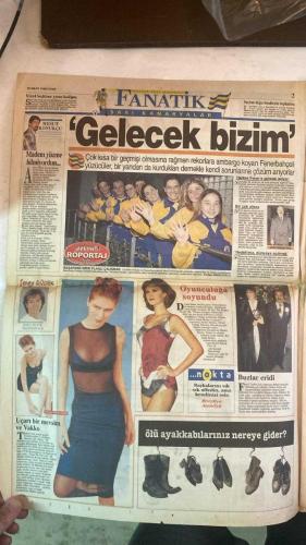 FANATİK SPOR GAZETESİ - TURKISH NEWSPAPER - DOĞUM GÜNÜ HEDİYESİ  - EKSİKSİZ TAM TAKIM GAZETE - 20 MART 1998 - SAYI:852 - AZİZ YILDIRIM - OTO BARİÇ - AMOKACHI - İHSAN KALKAVAN - ATİF KEÇECİ - HİLMİ OK - MEHMET ALİ YILMAZ - PETAR NAUMOSKİ - HAGİ - FILIPESCU - POPESCU - LUTU - EMRE - HAKAN ŞÜKÜR - EROL DEMİRKOL - AYKUT AKICI - CENGİZ DİNÇ - MUSTAFA TANGİ - GÜRSOY - DÜRÜST - CANSUN - ERGÜN - BURAK ELMAS - BU VATAN HEPİMİZİN - GERÇEK SPOR GAZETESİ - FANATİK - BARİÇ BIÇAK SIRTINDA - BAŞKAN’DAN GİZLİ TEHDİT - UEFA’DAN LALE ORTA’YA GÖREV - A MİLLİ TAKIM 1 SIRA GERİLEDİ - ASLAN’IN 4 PENÇESİ EKSİK - BURUK SEVİNÇ - BARİÇ’TEN YÖNETİME ÇAĞRI - AMAN GÖLGE DÜŞMESİN - TOSHACK’TAN SUÇLAMA - LUTU’DAN KURTULMA PLANI - DENİZCİ EMRETTİ: ÇANAKKALE GEÇİLECEK - HAKEMLERE SALDIRMAYIN - FENER ŞAMPİYON OLACAK - PETAR NAUMOSKİ’NİN KEMİĞİ KIRILDI - KEŞKE LAMA’YI TRANSFER ETSEYDİK - TÜRKİYE GÖZALTINDA - RUMENLER’E ÖZEL İDMAN - EMRE EL ÜSTÜNDE - HAKAN ŞÜKÜR’ÜN EKSİĞİ DÖRT GOL - PARAYI ALAMAYINCA LUTU’YU İSTEDİLER -