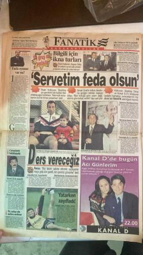 FANATİK SPOR GAZETESİ - TURKISH NEWSPAPER - DOĞUM GÜNÜ HEDİYESİ  - EKSİKSİZ TAM TAKIM GAZETE - 21 MART 1998 - SAYI:853 - OĞUZ SARVAN - TOSHACK - MEHMET ALİ YILMAZ - FARUK SÜREN - HADI TÜRKMEN - HAGİ - ERGÜN - BÜLENT - ARİF - LUTU - EMRE - HAKAN ŞÜKÜR - MURAT ILGAZ - CORAKOV - MÜNİROĞLU - BURHAN MERMER - OSMAN GÜNEN - MUSTAFA SANGURON - OSMAN TANBURACI - AZİZ YILDIRIM - EROL - TAYFUN - MUSTAFA DOĞAN - SELAHATTİN - TANER - ATİLLA - YÜCEL SEÇKİNER - METİN ŞEN - KAZIM BAYÜLKEN - GÖKHAN GÜÇKAYA - ENGİN VEREL - BU VATAN HEPİMİZİN - GERÇEK SPOR GAZETESİ - FANATİK - HAKEMLER AYAKLANDI - SAHİPSİZ DEĞİLİZ - DOPİNG SKANDALI YARGI ÖNÜNDE - CRUYFF VE PENA’YA TEKLİF - WEMBLEY SAVAŞI - EFES’İN ÇATISI ÇÖKTÜ - OTTO BARİÇ’İN FORVET KABUSU - AMELİYAT EDİLDİ - SÜREN, YILMAZ VE TOSHACK YANDI - LİDER ANTEP’TE - BRAVO GALATASARAY’DA ARİF VE BÜLENT - ŞAMPİYONLUK MOTİVASYONU - LUTU YOKTU YİNE YOK - HAGİ VE ERGÜN KADRODA - ANTEP’TE ZOR GECE - GALATASARAY PUAN AVINDA - DÜDÜĞÜ ÇALDI - KÜREKÇİLER KOLLARI SIVADI -