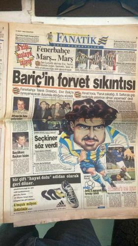 FANATİK SPOR GAZETESİ - TURKISH NEWSPAPER - DOĞUM GÜNÜ HEDİYESİ  - EKSİKSİZ TAM TAKIM GAZETE - 21 MART 1998 - SAYI:853 - OĞUZ SARVAN - TOSHACK - MEHMET ALİ YILMAZ - FARUK SÜREN - HADI TÜRKMEN - HAGİ - ERGÜN - BÜLENT - ARİF - LUTU - EMRE - HAKAN ŞÜKÜR - MURAT ILGAZ - CORAKOV - MÜNİROĞLU - BURHAN MERMER - OSMAN GÜNEN - MUSTAFA SANGURON - OSMAN TANBURACI - AZİZ YILDIRIM - EROL - TAYFUN - MUSTAFA DOĞAN - SELAHATTİN - TANER - ATİLLA - YÜCEL SEÇKİNER - METİN ŞEN - KAZIM BAYÜLKEN - GÖKHAN GÜÇKAYA - ENGİN VEREL - BU VATAN HEPİMİZİN - GERÇEK SPOR GAZETESİ - FANATİK - HAKEMLER AYAKLANDI - SAHİPSİZ DEĞİLİZ - DOPİNG SKANDALI YARGI ÖNÜNDE - CRUYFF VE PENA’YA TEKLİF - WEMBLEY SAVAŞI - EFES’İN ÇATISI ÇÖKTÜ - OTTO BARİÇ’İN FORVET KABUSU - AMELİYAT EDİLDİ - SÜREN, YILMAZ VE TOSHACK YANDI - LİDER ANTEP’TE - BRAVO GALATASARAY’DA ARİF VE BÜLENT - ŞAMPİYONLUK MOTİVASYONU - LUTU YOKTU YİNE YOK - HAGİ VE ERGÜN KADRODA - ANTEP’TE ZOR GECE - GALATASARAY PUAN AVINDA - DÜDÜĞÜ ÇALDI - KÜREKÇİLER KOLLARI SIVADI -