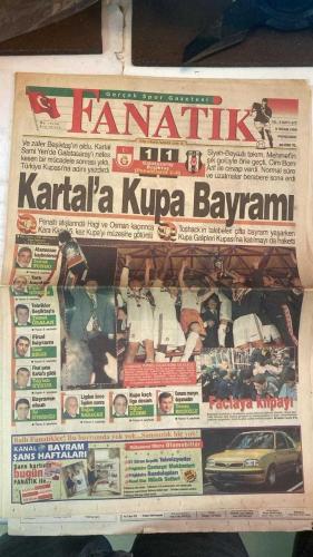FANATİK SPOR GAZETESİ - TURKISH NEWSPAPER - DOĞUM GÜNÜ HEDİYESİ  - EKSİKSİZ TAM TAKIM GAZETE - 9 NİSAN 1998 - SAYI:872 - MEHMET - ARİF - HAGİ - OSMAN - AMOKACHI - ERKAN - TUGAY - ERTUĞRUL - MEHMET YUSUF - RAHİM - YANKOV - FEVZİ - TAYFUR - ALPAY - OKTAY - POPESCU - BÜLENT - K. HAKAN - B. HAKAN - FATİH TERİM - JOHN TOSHACK - SÜLEYMAN SEBA - FARUK SÜREN - İSMET TONGO - FAİK GÜRSES - TEMEL ÖZALAK - ONUR BELGE - TAYLAN UYGUR - ULVİ GÜVENEROĞLU - DOĞAN BABACAN - OĞUZ DİZER - YEMEN EKŞİOĞLU - NACI YALINKILIÇ - TURGAY TOYBUZ - CAN TONGO - ZAFER BÜYÜKAVCI - AYKUT AKICI - FERİDUN NİĞDELİOĞLU - MURAT AKBAŞ - MEHMET GENÇ - SÜLEYMAN KARA - BU VATAN HEPİMİZİN - GERÇEK SPOR GAZETESİ - FANATİK - KARTAL’A KUPA BAYRAMI - ATAMAZSAN KAYBEDERSİN - TATLI KAÇIK - TEBRİKLER BEŞİKTAŞ’A - FİNAL BAYRAMI - FİNAL ŞANSI KARTAL’A GÜLDÜ - BAYRAMIN OLSUN - LİGDEN ÖNCE LİGDEN SONRA - KUPA KAÇTI LİGE DEVAM - CENAZE MARŞINI DUYAMADIM - FACİAYA KILPAYI - SORUMLU MİD - FENER’DE ŞİMDİ DE EROL SAKATLIK PROBLEMİ - SON SÖZ FUT