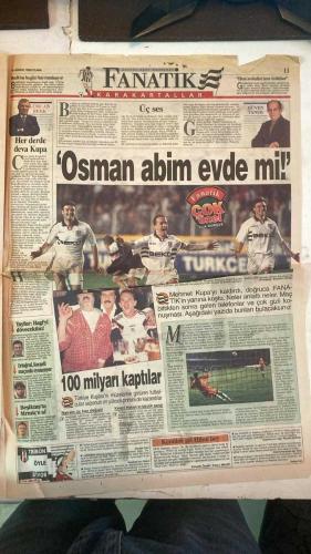 FANATİK SPOR GAZETESİ - TURKISH NEWSPAPER - DOĞUM GÜNÜ HEDİYESİ  - EKSİKSİZ TAM TAKIM GAZETE - 10 NİSAN 1998 - SAYI:873 - JOHN TOSHACK - SÜLEYMAN SEBA - FATİH TERİM - HOLGER OSIECK - HAGİ - POPESCU - SUAT - OKAN - TUGAY - BÜLENT - K. HAKAN - B. HAKAN - ARİF - MEHMET - ERTUĞRUL - AMOKACHI - OKTAY - RAHİM - YANKOV - FEVZİ - TAYFUR - ALPAY - KUBİLAY - MOSHOEU - UCHE - HÖGH - MUSTAFA - DOĞAN - FARUK - TANJU ÇOLAK - SEMİH MUTLU - SEMRA KÜÇÜKSÖZ - AZİZ YILDIRIM - MEHMET ALİ CANBEK - AYKUT AKICI - NECATİ BİLGİÇ - ENGIN VEREL - MEHMET Y. YILMAZ - ABDULLAH ÇEVRİM - BU VATAN HEPİMİZİN - GERÇEK SPOR GAZETESİ - FANATİK - AVRUPA’YA KARTAL DAMGASI - HERKES BİZİ KONUŞACAK - BEŞİKTAŞ ŞÖLENİ - SİFO MEHMET İLE ÖZEL RÖPORTAJ - BARİÇ DERS VERDİ - PENALTIDAN KAÇARSAN - KUBİLAY’IN DURUMU SEVİNDİRİCİ - TAYFUN VE EROL ANTRENMANA ÇIKTI - BARİÇ’TEN DEFANSA UYARI - BAŞKAN YILDIRIM YORUM YAPMADI - HÖGH’ÜN KIZINDAN İDMANA GÖZALTI - MUSTAFA YİNE İLK ONBİRDE - SİZ TUTUN BİZ ATARIZ - LİDERLİĞİ KORUMAMIZ ŞART - FENER
