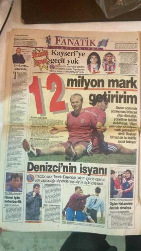 FANATİK SPOR GAZETESİ - TURKISH NEWSPAPER - DOĞUM GÜNÜ HEDİYESİ  - EKSİKSİZ TAM TAKIM GAZETE - 10 NİSAN 1998 - SAYI:873 - JOHN TOSHACK - SÜLEYMAN SEBA - FATİH TERİM - HOLGER OSIECK - HAGİ - POPESCU - SUAT - OKAN - TUGAY - BÜLENT - K. HAKAN - B. HAKAN - ARİF - MEHMET - ERTUĞRUL - AMOKACHI - OKTAY - RAHİM - YANKOV - FEVZİ - TAYFUR - ALPAY - KUBİLAY - MOSHOEU - UCHE - HÖGH - MUSTAFA - DOĞAN - FARUK - TANJU ÇOLAK - SEMİH MUTLU - SEMRA KÜÇÜKSÖZ - AZİZ YILDIRIM - MEHMET ALİ CANBEK - AYKUT AKICI - NECATİ BİLGİÇ - ENGIN VEREL - MEHMET Y. YILMAZ - ABDULLAH ÇEVRİM - BU VATAN HEPİMİZİN - GERÇEK SPOR GAZETESİ - FANATİK - AVRUPA’YA KARTAL DAMGASI - HERKES BİZİ KONUŞACAK - BEŞİKTAŞ ŞÖLENİ - SİFO MEHMET İLE ÖZEL RÖPORTAJ - BARİÇ DERS VERDİ - PENALTIDAN KAÇARSAN - KUBİLAY’IN DURUMU SEVİNDİRİCİ - TAYFUN VE EROL ANTRENMANA ÇIKTI - BARİÇ’TEN DEFANSA UYARI - BAŞKAN YILDIRIM YORUM YAPMADI - HÖGH’ÜN KIZINDAN İDMANA GÖZALTI - MUSTAFA YİNE İLK ONBİRDE - SİZ TUTUN BİZ ATARIZ - LİDERLİĞİ KORUMAMIZ ŞART - FENER