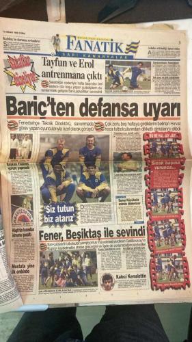FANATİK SPOR GAZETESİ - TURKISH NEWSPAPER - DOĞUM GÜNÜ HEDİYESİ  - EKSİKSİZ TAM TAKIM GAZETE - 10 NİSAN 1998 - SAYI:873 - JOHN TOSHACK - SÜLEYMAN SEBA - FATİH TERİM - HOLGER OSIECK - HAGİ - POPESCU - SUAT - OKAN - TUGAY - BÜLENT - K. HAKAN - B. HAKAN - ARİF - MEHMET - ERTUĞRUL - AMOKACHI - OKTAY - RAHİM - YANKOV - FEVZİ - TAYFUR - ALPAY - KUBİLAY - MOSHOEU - UCHE - HÖGH - MUSTAFA - DOĞAN - FARUK - TANJU ÇOLAK - SEMİH MUTLU - SEMRA KÜÇÜKSÖZ - AZİZ YILDIRIM - MEHMET ALİ CANBEK - AYKUT AKICI - NECATİ BİLGİÇ - ENGIN VEREL - MEHMET Y. YILMAZ - ABDULLAH ÇEVRİM - BU VATAN HEPİMİZİN - GERÇEK SPOR GAZETESİ - FANATİK - AVRUPA’YA KARTAL DAMGASI - HERKES BİZİ KONUŞACAK - BEŞİKTAŞ ŞÖLENİ - SİFO MEHMET İLE ÖZEL RÖPORTAJ - BARİÇ DERS VERDİ - PENALTIDAN KAÇARSAN - KUBİLAY’IN DURUMU SEVİNDİRİCİ - TAYFUN VE EROL ANTRENMANA ÇIKTI - BARİÇ’TEN DEFANSA UYARI - BAŞKAN YILDIRIM YORUM YAPMADI - HÖGH’ÜN KIZINDAN İDMANA GÖZALTI - MUSTAFA YİNE İLK ONBİRDE - SİZ TUTUN BİZ ATARIZ - LİDERLİĞİ KORUMAMIZ ŞART - FENER