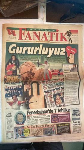 FANATİK SPOR GAZETESİ - TURKISH NEWSPAPER - DOĞUM GÜNÜ HEDİYESİ  - EKSİKSİZ TAM TAKIM GAZETE - 17 NİSAN 1998 - SAYI:880 - FARUK SÜREN - AZİZ YILDIRIM - HAKAN ŞÜKÜR - HAGİ - B. HAKAN - OSMAN - OKAN - ARİF - FILIPESCU - SUAT - BÜLENT - SAVAŞ - TAMER GÜNEY - AHMET CEYHAN - DUYGU YARSUVAT - ALİ ORALOĞLU - ENGİN KAPTANOĞLU - CEVDET DAYIOĞLU - FATOŞ DAĞ - ÖMER IŞIL - EROL DEMİRKOL - MEHMET Y. YILMAZ - ZEYNEP OKTEM - HAMZA YERLİKAYA - MİKAİL YERLİKAYA - MEHMET ALİ YILMAZ - UCHE - OKOCHA - HÖGH - MOSHOEU - MUSTAFA - K. SAFFET - TAYFUN - BU VATAN HEPİMİZİN - GERÇEK SPOR GAZETESİ - FANATİK - GURURLUYUZ - BÜYÜK ÖDÜLÜ ALDIK - SÜREN GALATASARAY CAMİASINA YAKIŞMIYOR - BU ÖDÜL HEPİMİZİN - FENERBAHÇE’DE 7 TEHLİKE - HAMİ SEZONU KAPATTI - CİM BOM’DA FLORYA ŞOV - TOSHACK YİNE KAÇAMAK YAPTI - FİLIPESCU SIYIRDI - PAF’LAR KAZANDI BÜYÜKLER SEVİNDİ - DOSYANIN SEVKİ GECİKTİ - BİR KIRIK BİR DUYUM - KASETLE BELİRLEYECEKLER - DİVAN’I YARSUVAT KAZANDI - YÖNETİCİLERDEN BAŞKAN’A GARANTİ - YILDIRIM YORUM YAPMIYOR - U