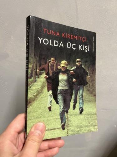 YOLDA ÜÇ KİŞİ