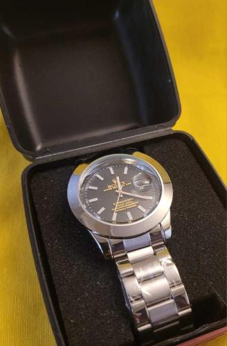 KULLANILMAMIŞ SIFIR KUTUSUNDA YÜKSEK KALİTE SUPER KLON ÜRETİM ROLEX KOL SAATİ.
