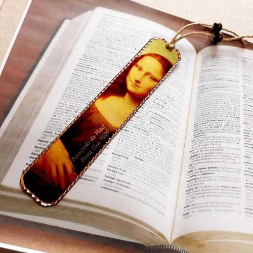 Bakır kitap ayracı, El işçilikli kitap ayracı, Leonardo da Vinci - Mona Lisa tasarım El işçilikli kitap ayracı,tasarım ayraç, Kenarları parlak ışıltılı. Harika bir hediye
