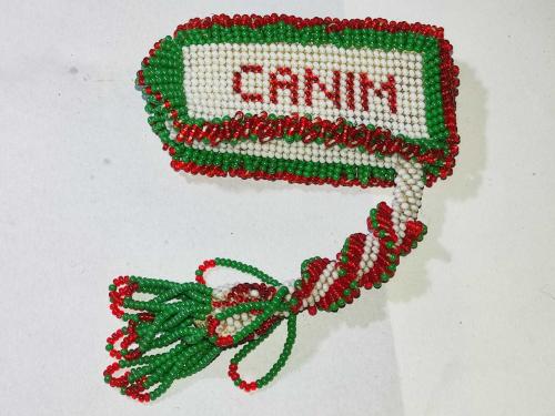 20534-CEZAEVİ İŞİ BONCUK ÖRME ÇAKMAKLIK**ÜZERİNDE **CANIM BABAM** YAZILIDIR
