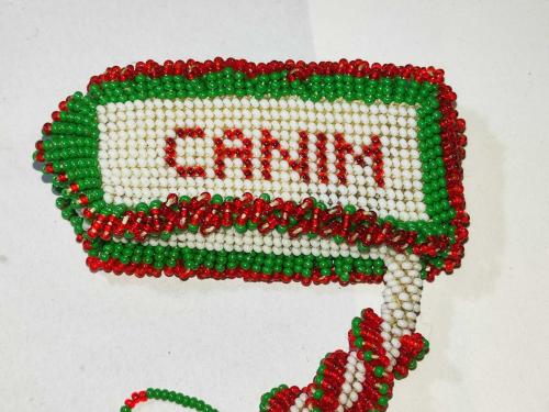 20534-CEZAEVİ İŞİ BONCUK ÖRME ÇAKMAKLIK**ÜZERİNDE **CANIM BABAM** YAZILIDIR