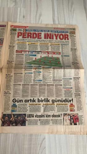 FOTOSPOR SPOR GAZETESİ - TURKISH NEWSPAPER - DOĞUM GÜNÜ HEDİYESİ  - EKSİKSİZ TAM TAKIM GAZETE - 9 MAYIS 2006 SALI  ADNAN POLAT – FATİH TEKKE – VAN NISTELROOY – CHRISTOPH DAUM – EMRE BELÖZOĞLU – CRESPO – SERGEN YALÇIN – JEAN TIGANA – YILDIRIM DEMİRÖREN – WILTORD – SERHAT AKIN – JESPER GRONKJAER – KLEBERSON – JUAN FIGER – ŞÜKRÜ KAYA – DOĞAN EROL – MUTLUHAN SUNER – ORGUN GAZETE – AHMET KARABOĞA  GALATASARAY BAŞKAN YARDIMCISI ADNAN POLAT: “FATİH TEKKE İLE SÖZ KESTİK, BU İŞ BİTTİ GİBİ” – VAN NISTELROOY MANCHESTER UNITED’LA KÖPRÜLERİ ATTI, FENERBAHÇE’YE GÖZ KIRPTI, 3 YIL İÇİN 12 MİLYON EURO İSTİYOR – DAUM: “NEDEN OLMASIN” – GALATASARAY’DA EMRE BELÖZOĞLU, CHELSEA’NİN ARJANTİNLİ YILDIZI CRESPO İLE GÖRÜŞTÜ, CRESPO’DAN CİMBOM’A İLGİNÇ MESAJLAR – BEŞİKTAŞ WILTORD’U İMZAYA GETİRİYOR, 15 MAYIS SONRASI İSTANBUL’DA – SERHAT AKIN: “BEŞİKTAŞ AKLIMI KARIŞTIRDI” – BEŞİKTAŞ’TA SERGEN YALÇIN’IN BİLETİ KESİLDİ, TIGANA YENİ SEZONDA KADRO PLANLAMASINI YAPIYOR – BEŞİKTAŞ JESPER GRONKJAER İLE İLGİLENİYOR, KLEBE