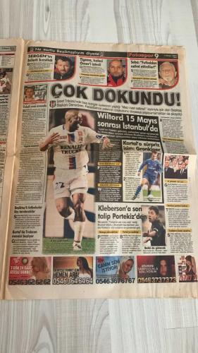 FOTOSPOR SPOR GAZETESİ - TURKISH NEWSPAPER - DOĞUM GÜNÜ HEDİYESİ  - EKSİKSİZ TAM TAKIM GAZETE - 9 MAYIS 2006 SALI  ADNAN POLAT – FATİH TEKKE – VAN NISTELROOY – CHRISTOPH DAUM – EMRE BELÖZOĞLU – CRESPO – SERGEN YALÇIN – JEAN TIGANA – YILDIRIM DEMİRÖREN – WILTORD – SERHAT AKIN – JESPER GRONKJAER – KLEBERSON – JUAN FIGER – ŞÜKRÜ KAYA – DOĞAN EROL – MUTLUHAN SUNER – ORGUN GAZETE – AHMET KARABOĞA  GALATASARAY BAŞKAN YARDIMCISI ADNAN POLAT: “FATİH TEKKE İLE SÖZ KESTİK, BU İŞ BİTTİ GİBİ” – VAN NISTELROOY MANCHESTER UNITED’LA KÖPRÜLERİ ATTI, FENERBAHÇE’YE GÖZ KIRPTI, 3 YIL İÇİN 12 MİLYON EURO İSTİYOR – DAUM: “NEDEN OLMASIN” – GALATASARAY’DA EMRE BELÖZOĞLU, CHELSEA’NİN ARJANTİNLİ YILDIZI CRESPO İLE GÖRÜŞTÜ, CRESPO’DAN CİMBOM’A İLGİNÇ MESAJLAR – BEŞİKTAŞ WILTORD’U İMZAYA GETİRİYOR, 15 MAYIS SONRASI İSTANBUL’DA – SERHAT AKIN: “BEŞİKTAŞ AKLIMI KARIŞTIRDI” – BEŞİKTAŞ’TA SERGEN YALÇIN’IN BİLETİ KESİLDİ, TIGANA YENİ SEZONDA KADRO PLANLAMASINI YAPIYOR – BEŞİKTAŞ JESPER GRONKJAER İLE İLGİLENİYOR, KLEBE