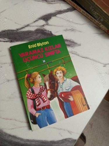 YARAMAZ KIZLAR ÜÇÜNCÜ SINIFTA