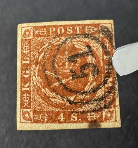 Danimarka, Scott #4a, VF, 4s Kraliyet Amblemleri, Sarı Kahverengi,