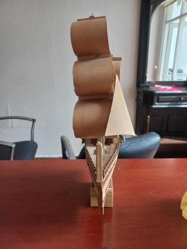 Cezaevi işi ahşapgamzem yazılı el emeği yelkenli gece lambası  yükseklik 60 cm genişlik11 cm  Uzunluk  35 cm
