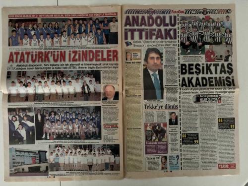 FOTOGOL GAZETESİ - 14 KASIM 2007 ÇARŞAMBA - GALATASARAY'DA OPERASYON - FALKO GÖTZ, MARKO PANTELIC, SERDAR TAŞÇI - KOMİK OLMA ULUSOY! - HALUK ULUSOY, ŞEVKET YILMAZ - BJK İHTİLALİ - YILDIRIM DEMİRÖREN, İHSAN KALKAVAN - HAKEMLE Mİ ALDIK? - ÖZHAN CANAYDIN, AZİZ ÜSTEL - YANGIN VAR! - ADNAN SEZGİN, SONER TOLUNGÜÇ - MEHMETÇİK OPERASYONU - MEHMET TOPUZ, MEHMET YILDIZ - LUGATIMIZDAN YENİLGİ LAFINI ÇIKARIP ATTIK! - FATİH TERİM - ÇOK FORMDAAYIZ - FATİH TERİM, MERİÇ TUNCA - İKİ BOMBA! - FALKO GÖTZ, MARKO PANTELIC - BEŞİKTAŞ GİBİ - SERDAR GÖZÜBOL - AYAKLANDILAR! - GÜVEN KULABAŞ - İBRAHİM KAŞ MUCİZESİ - İBRAHİM KAŞ, SİNAN VARDAR - EDU'NUN FERYADI - EDU DRACENA, MURAT ÖKTEM - ANADOLU İSTİFASI - ZEYYAT KAFKAS, İBRAHİM CEVAHİR - BEŞİKTAŞ AKADEMİSİ - NİHAT ERENCE - TİMSAH'TA DEĞİŞİM - SAMET AYBABA - BEBBE'NİN RÜYASI!! - GUSTAVE BEBBE - HAKAN ŞÜKÜR ARTIK YA GALATASARAY'I YA FETHULLAH HOCAYI TERCİH ETMELİ! - FATİH ALTAYLI, HAKAN ŞÜKÜR
